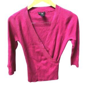 NEW YORK & CO.- WOMEN PULLOVER V-NECK BELTED KNIT SWEATER TOP-MAGENTA SIZE SMALL